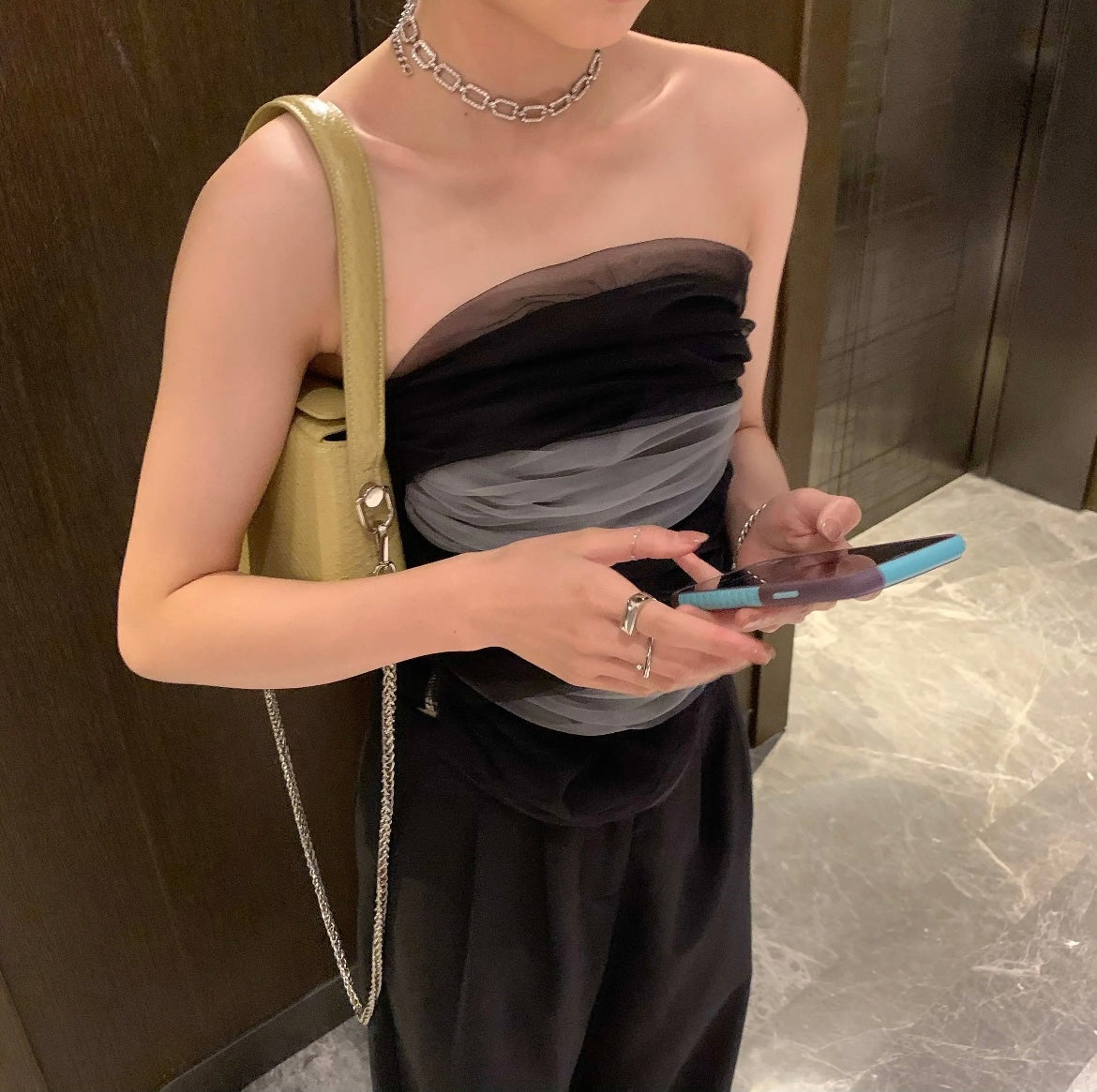 Elegant Handbag Shoulder Bag with chain 優雅手提包腋下包配銀聯